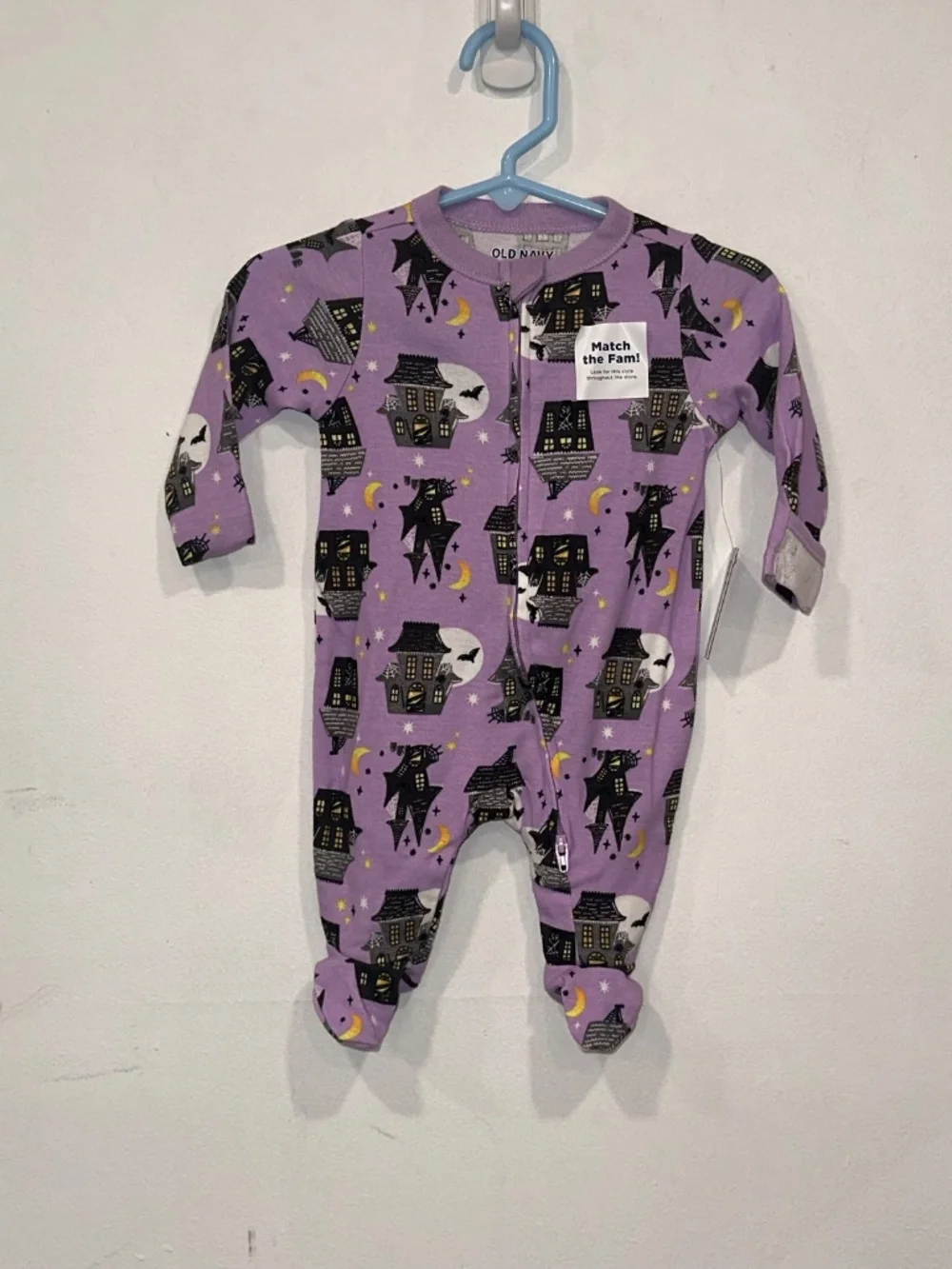 Old Navy Halloween Haunted House Zip Up Footed 1 Piece Pajamas NEW Newborn 7 lbs